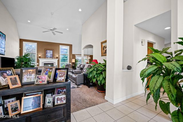 9360 Saint Angelas Way, Sylvania, OH 43560