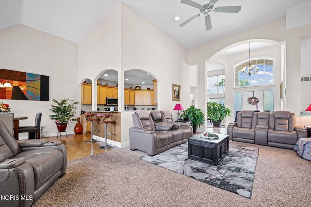 9360 Saint Angelas Way, Sylvania, OH 43560