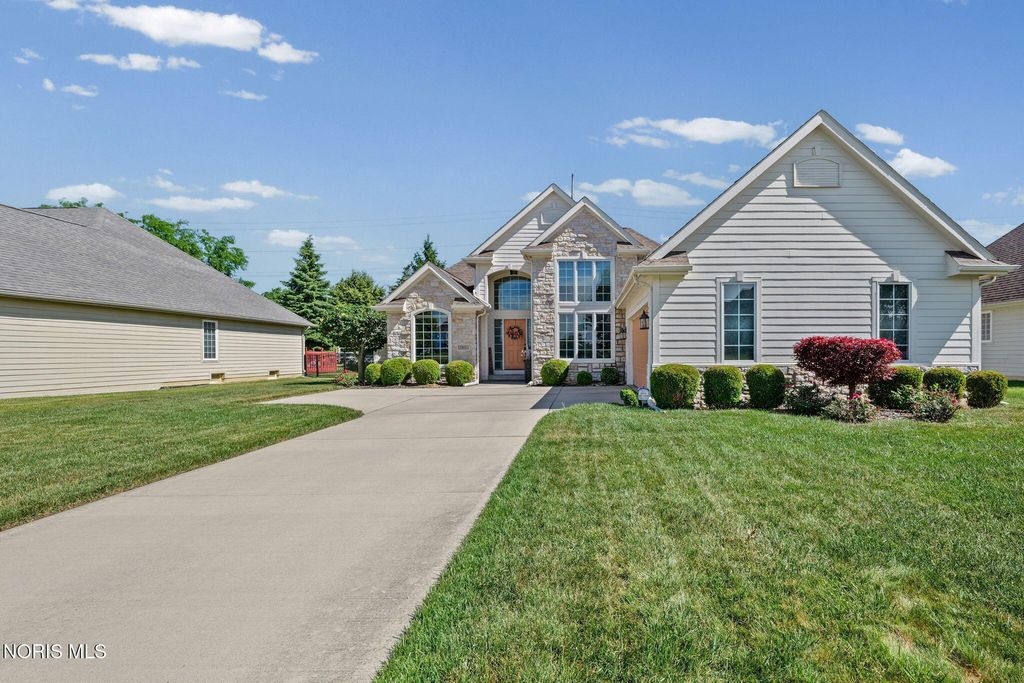 9360 Saint Angelas Way, Sylvania, OH 43560