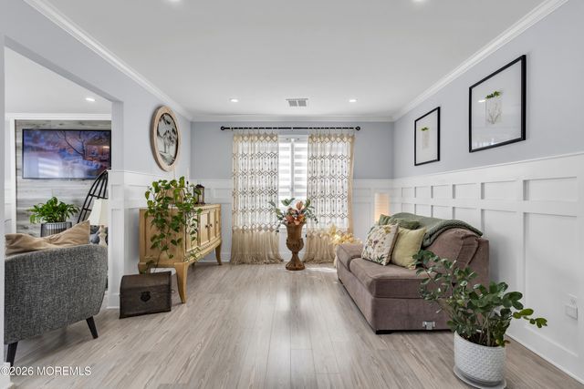 44 Messenger Court, Toms River, NJ 08753