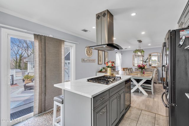 44 Messenger Court, Toms River, NJ 08753