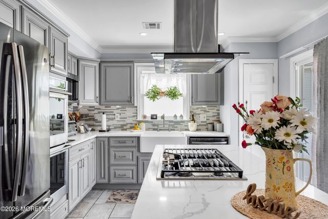 44 Messenger Court, Toms River, NJ 08753