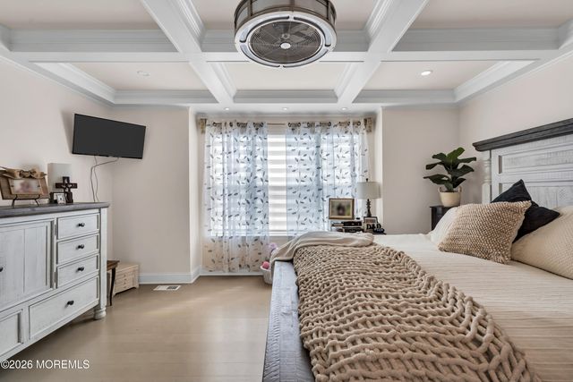 44 Messenger Court, Toms River, NJ 08753