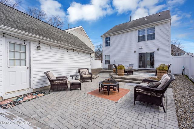 44 Messenger Court, Toms River, NJ 08753