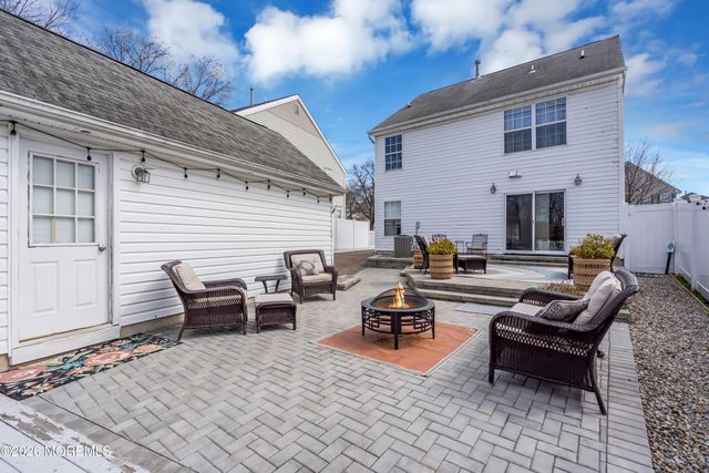44 Messenger Court, Toms River, NJ 08753