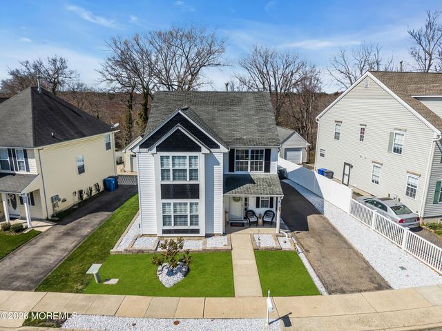 44 Messenger Court, Toms River, NJ 08753