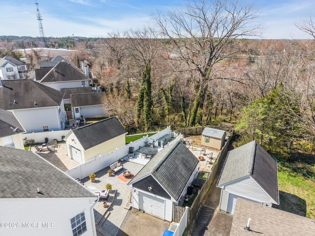 44 Messenger Court, Toms River, NJ 08753