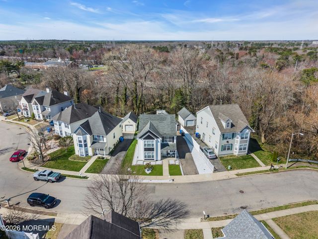 44 Messenger Court, Toms River, NJ 08753