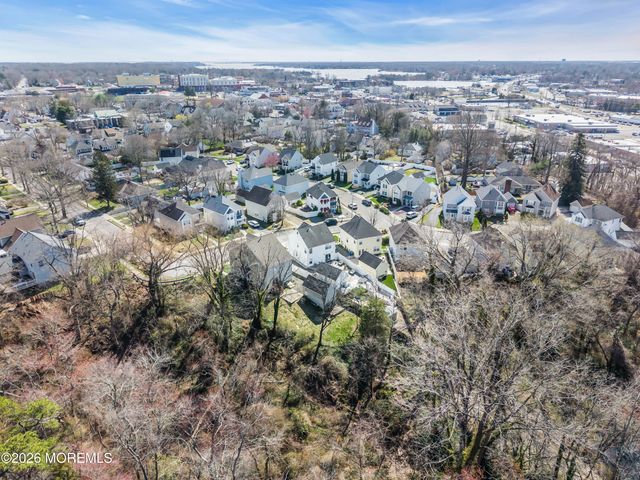 44 Messenger Court, Toms River, NJ 08753