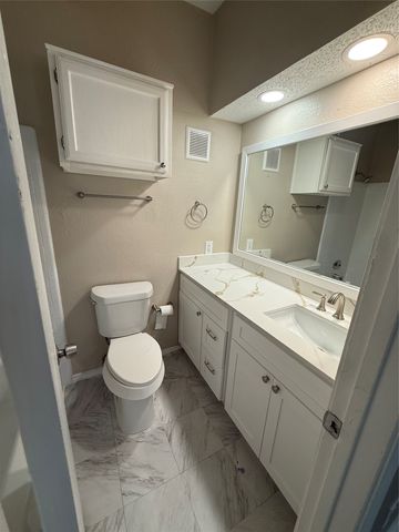 4103 Esters Road 208, Irving, TX 75038