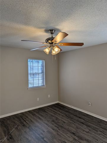 424 Langley Avenue, Everman, TX 76140