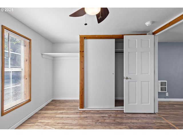 2745 C St, Springfield, OR 97477