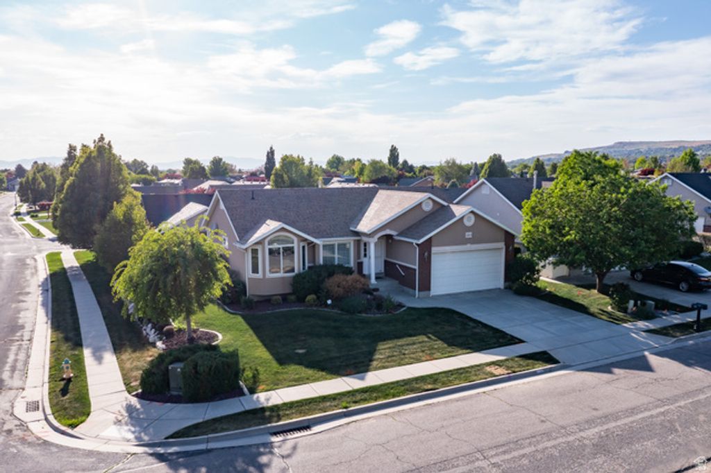 2205 N 600 E, North Ogden, UT 84414