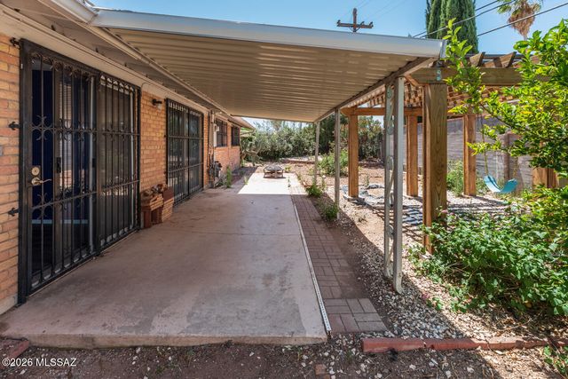 2002 S Camino Seco, Tucson, AZ 85710