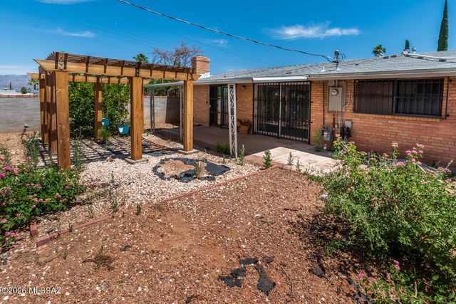 2002 S Camino Seco, Tucson, AZ 85710