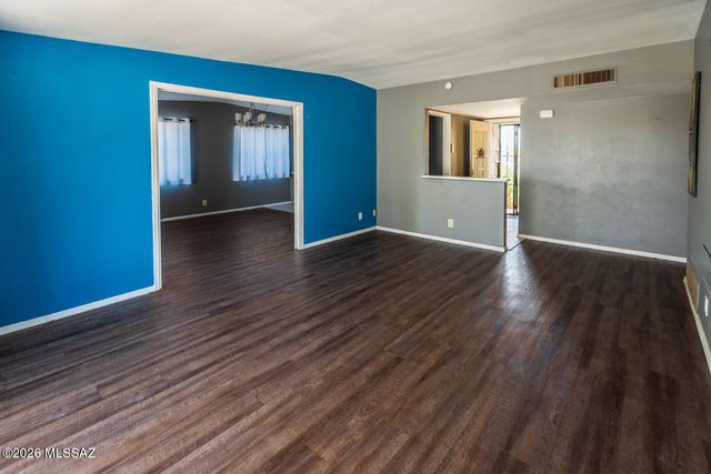 2002 S Camino Seco, Tucson, AZ 85710