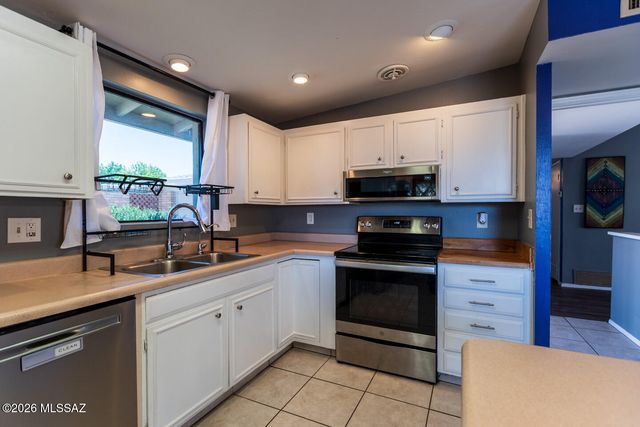 2002 S Camino Seco, Tucson, AZ 85710