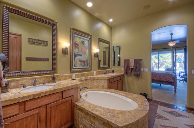 8890 E FLATHORN Drive, Scottsdale, AZ 85255