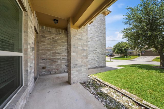 16763 N Gull Drive, Conroe, TX 77385