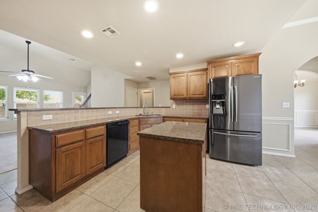 11212 N 131st East Place, Owasso, OK 74055