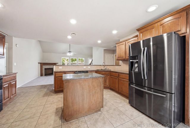 11212 N 131st East Place, Owasso, OK 74055