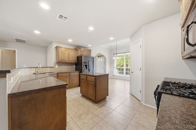 11212 N 131st East Place, Owasso, OK 74055
