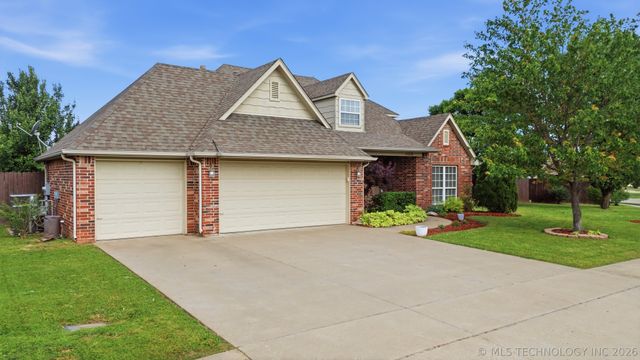 11212 N 131st East Place, Owasso, OK 74055