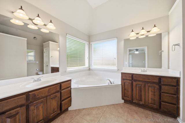 11212 N 131st East Place, Owasso, OK 74055