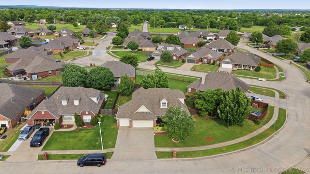 11212 N 131st East Place, Owasso, OK 74055