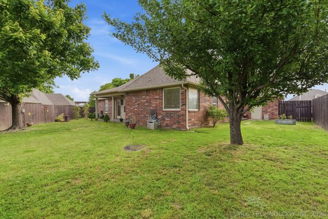 11212 N 131st East Place, Owasso, OK 74055