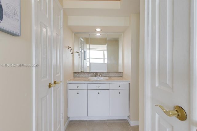 1410 S Ocean Drive 1702, Hollywood, FL 33019