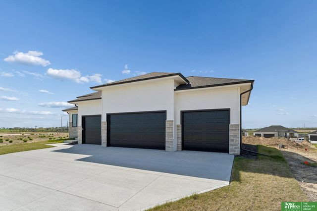 5412 N 212th Avenue, Elkhorn, NE 68022