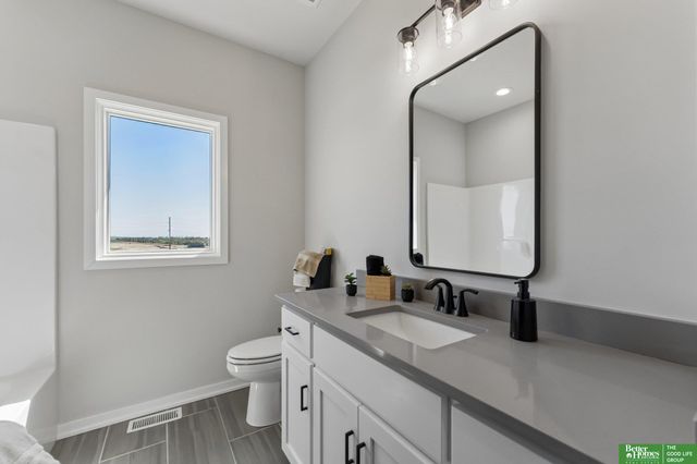 5412 N 212th Avenue, Elkhorn, NE 68022