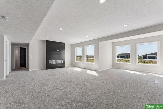 5412 N 212th Avenue, Elkhorn, NE 68022