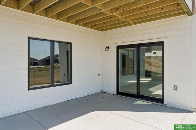 5412 N 212th Avenue, Elkhorn, NE 68022