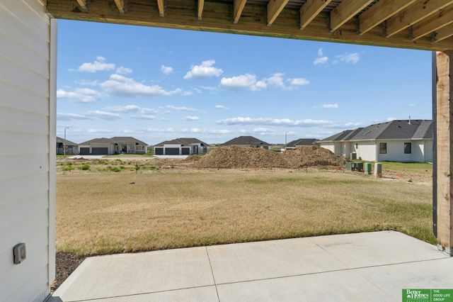 5412 N 212th Avenue, Elkhorn, NE 68022
