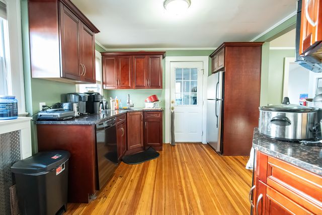 61 Woodmere Road, West Hartford, CT 06119