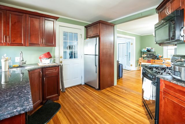 61 Woodmere Road, West Hartford, CT 06119