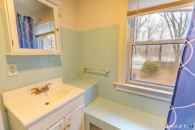 61 Woodmere Road, West Hartford, CT 06119