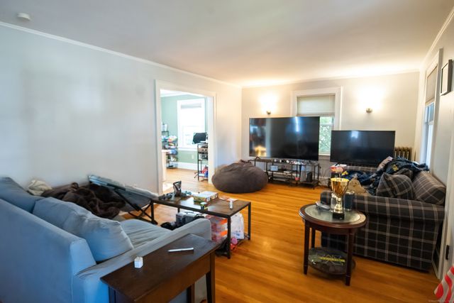 61 Woodmere Road, West Hartford, CT 06119