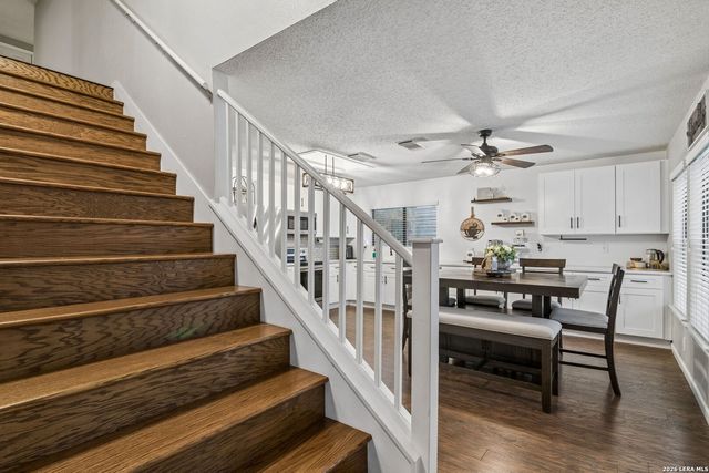 9326 MOONLIT GLADE RD, Helotes, TX 78023