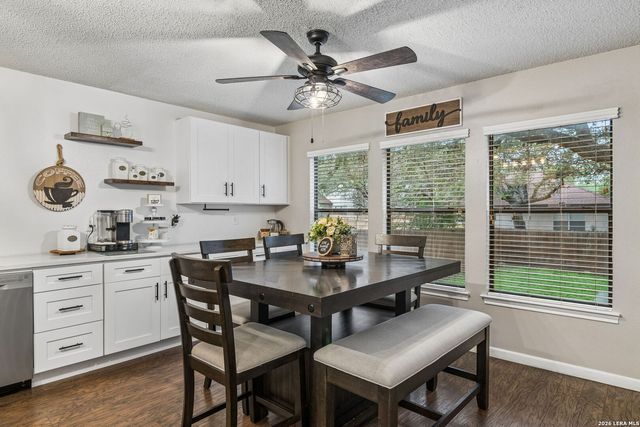 9326 MOONLIT GLADE RD, Helotes, TX 78023