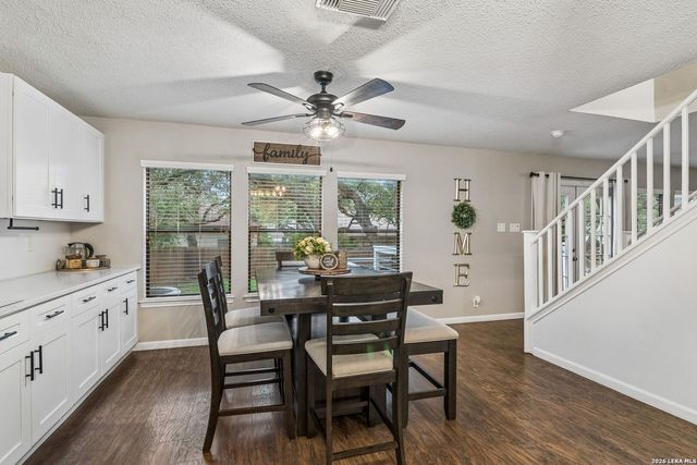 9326 MOONLIT GLADE RD, Helotes, TX 78023