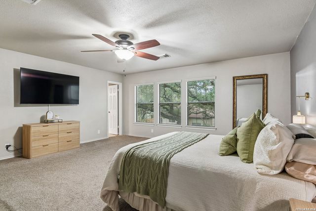 9326 MOONLIT GLADE RD, Helotes, TX 78023