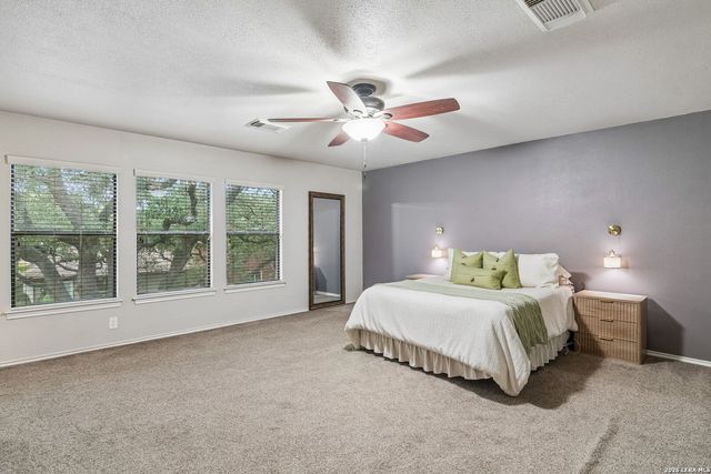9326 MOONLIT GLADE RD, Helotes, TX 78023