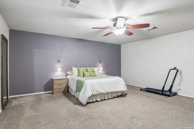 9326 MOONLIT GLADE RD, Helotes, TX 78023