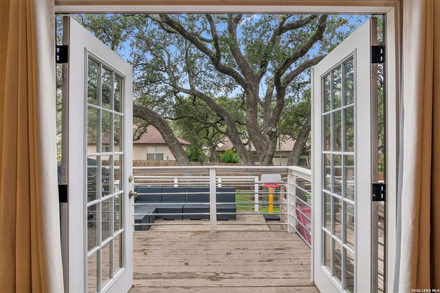 9326 MOONLIT GLADE RD, Helotes, TX 78023