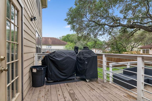 9326 MOONLIT GLADE RD, Helotes, TX 78023