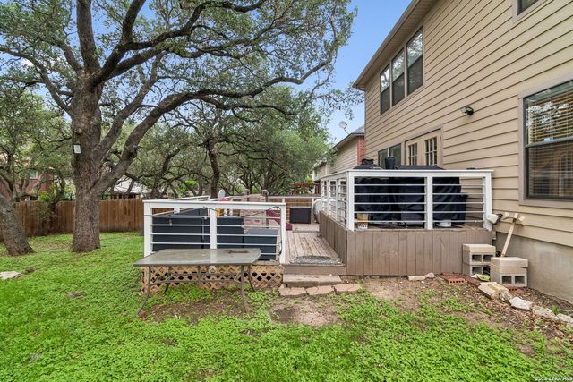 9326 MOONLIT GLADE RD, Helotes, TX 78023
