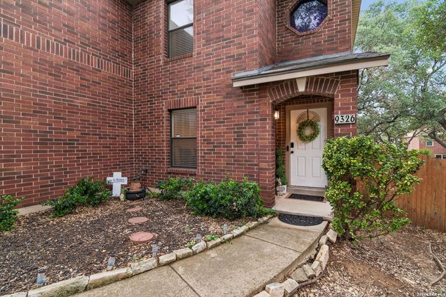 9326 MOONLIT GLADE RD, Helotes, TX 78023